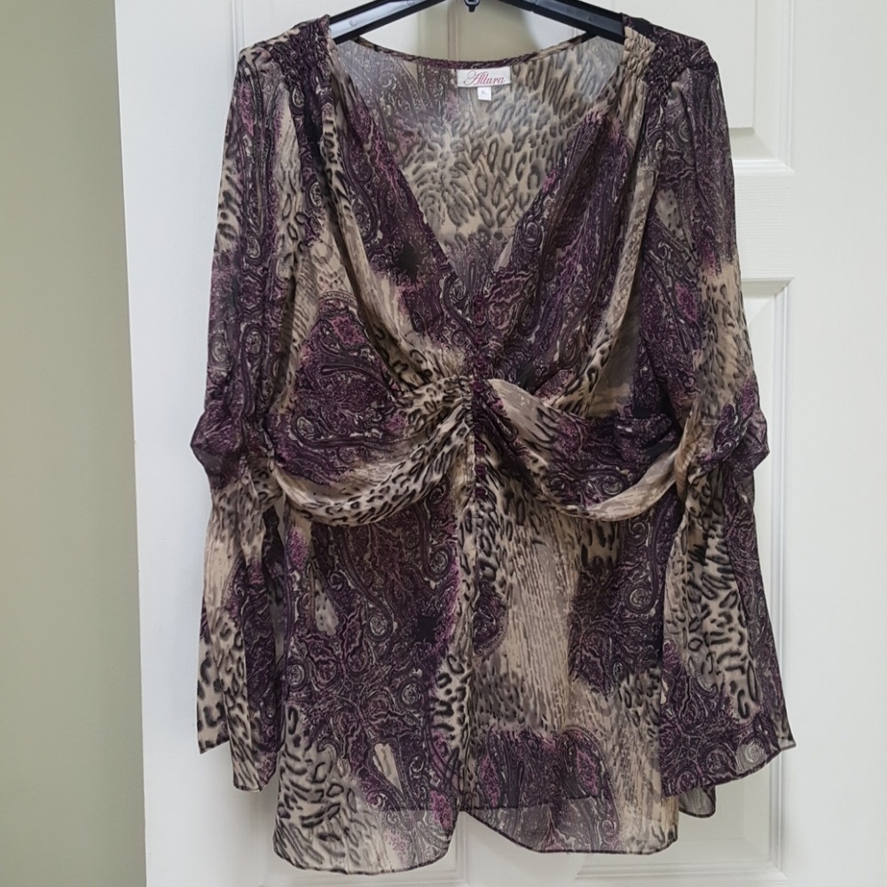 Allure very flowing sheer, light top
